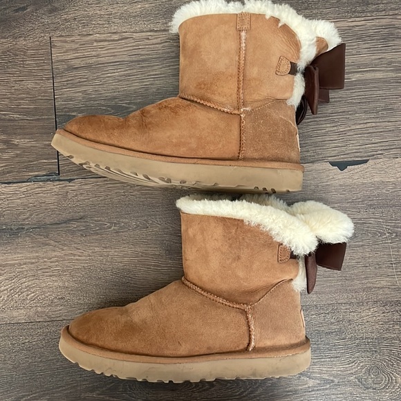 Womens Ugg Bailey Bow boots - Picture 3 of 5